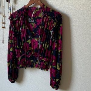 Free people blouse size small but run like a medium